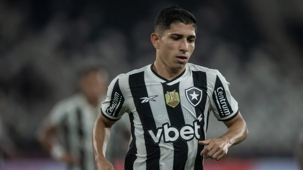 Savarino mandou recado à torcida. Foto: Thiago Ribeiro/AGIF