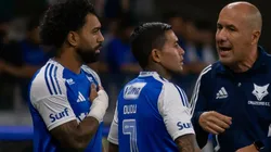 Gabigol e Dudu com Leonardo Jardim em partida contra o Bahia, no Brasileirão. Foto: Gilson Lobo/AGIF