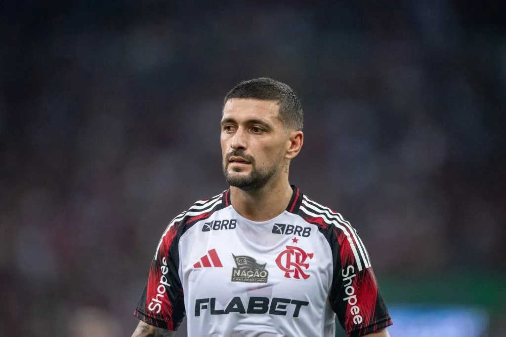 Uruguaio durante o clássico. Foto: Thiago Ribeiro/AGIF