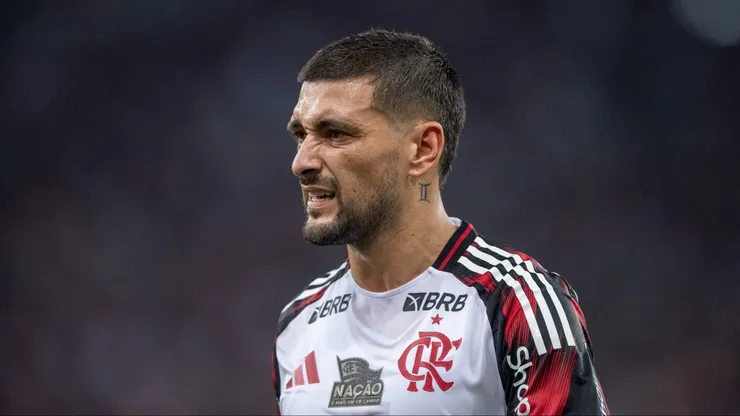 Uruguaio foi avaliado pela torcida