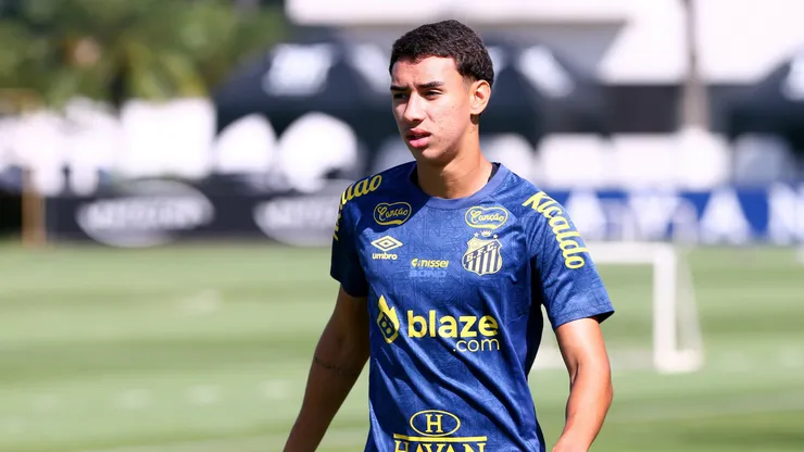 Gabriel Bontempo durante treino no CT Rei Pelé. Foto: Mauricio De Souza/AGIF