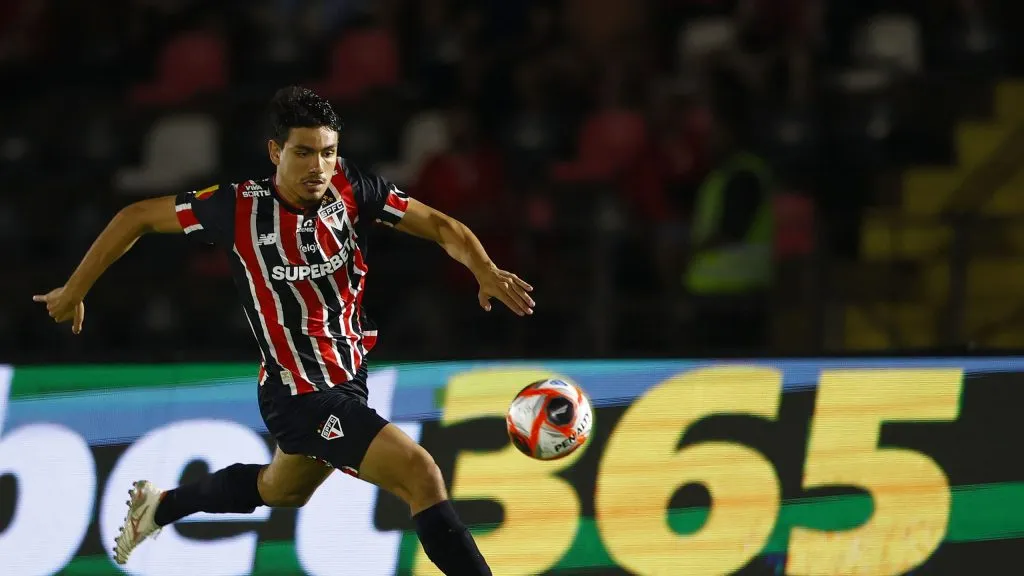 Joao Moreira jogador do Sao Paulo durante partida contra o Botafogo-SP, Foto: Thiago Calil/AGIF