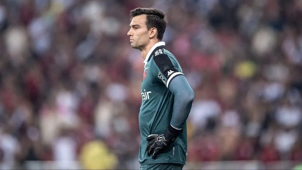 Léo Jardim durante partida. Foto: Thiago Ribeiro/AGIF