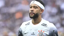 Memphis Depay durante partida entre Corinthians e Sport, na Neo Química Arena, pelo Brasileirão.