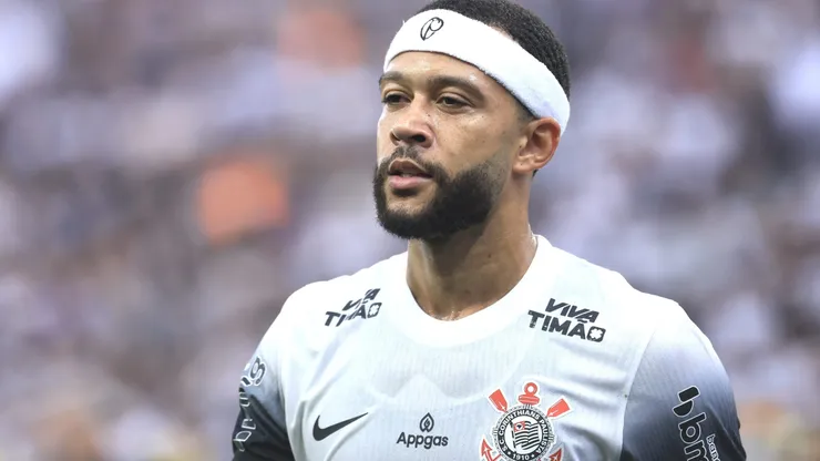 Memphis Depay durante partida entre Corinthians e Sport, na Neo Química Arena, pelo Brasileirão.