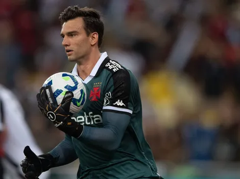 Léo Jardim salva o Vasco e conquista torcida no clássico