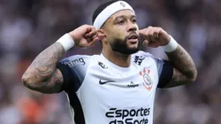 SP - SAO PAULO - 19/04/2025 - BRASILEIRO A 2025, CORINTHIANS X SPORT - Memphis Depay jogador do Corinthians comemora seu gol durante partida contra o Sport no estadio Arena Corinthians pelo campeonato Brasileiro A 2025. Foto: Marcello Zambrana/AGIF