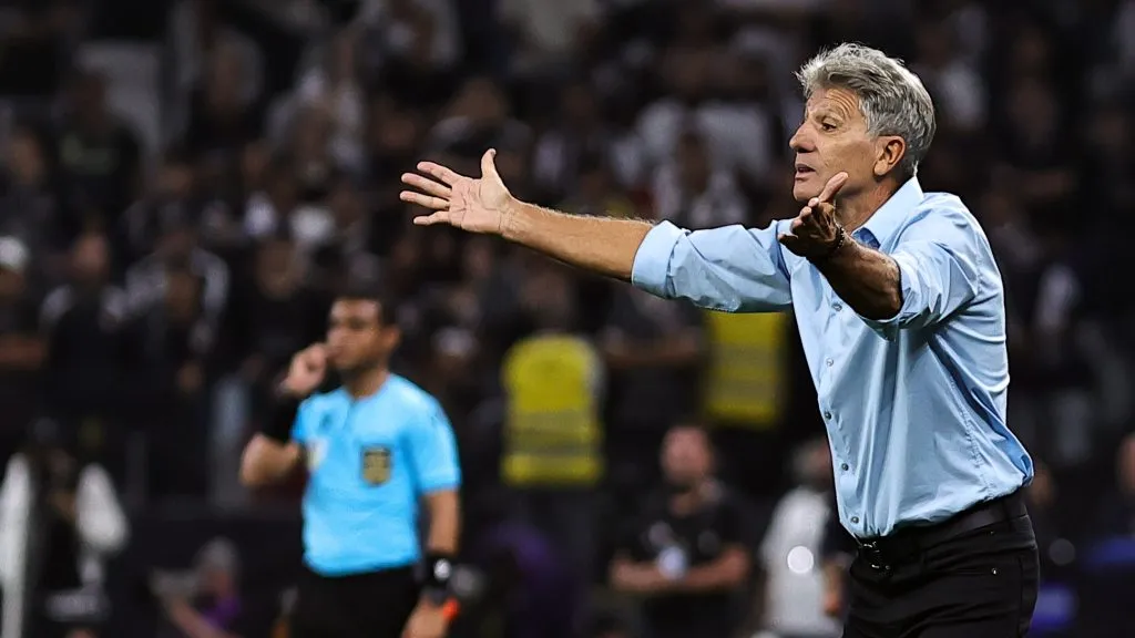 Renato Gaúcho, técnico do Fluminense, durante partida contra o Corinthians, pelo Brasileirão Betano. Foto: Fabio Giannelli/AGIF.