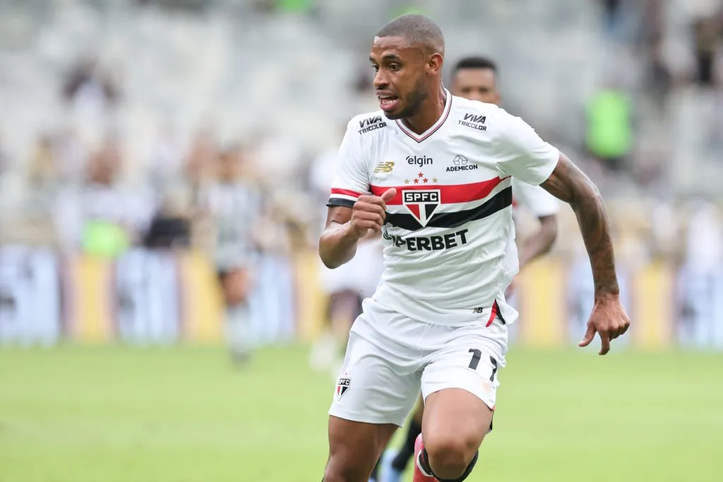 SP – BELO HORIZONTE – 06/04/2025 – BRASILEIRO A 2025, ATLETICO-MG X SAO PAULO – Andre Silva jogador do Sao Paulo durante partida contra o Atletico-MG no estadio Mineirao pelo campeonato Brasileiro A 2025. Foto: Gilson Lobo/AGIF