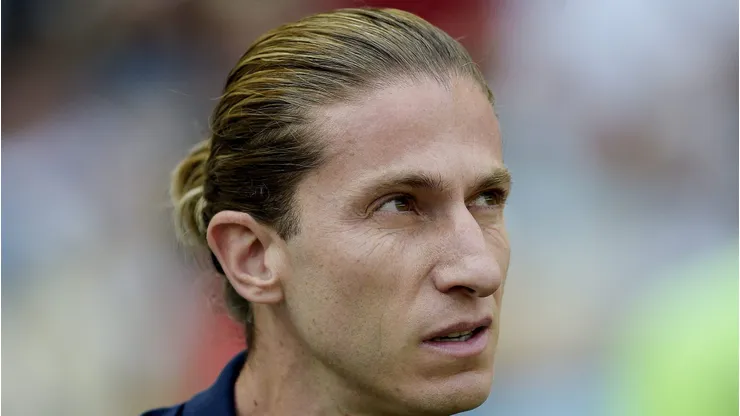 Filipe Luís é o atual treinador do Fla e deseja reforços.