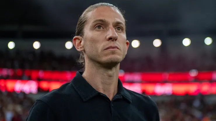 Filipe Luís técnico do Flamengo durante partida contra o Vasco no estádio Maracanã pelo campeonato Brasileiro A 2025.