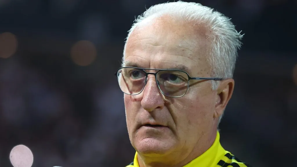 Foto: Marcello Zambrana/AGIF – Dorival Júnior segue na pauta, mas a negociação com o técnico ex-Flamengo não avançou.