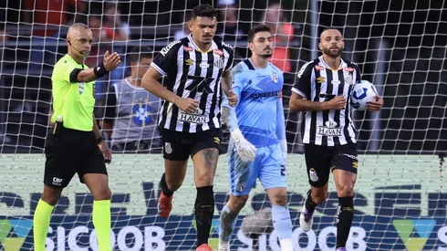Tiquinho Soares jogador do Santos comemora seu gol durante partida contra o São Paulo no estádio Morumbi pelo campeonato Brasileiro A 2025.