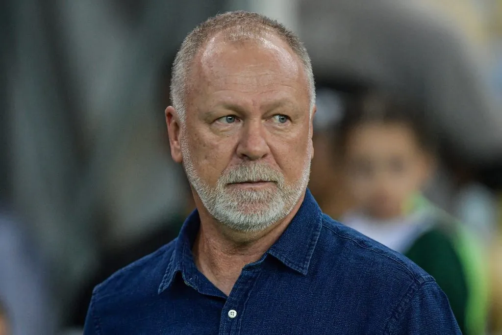Treinador durante jogo do Fluminense. Foto: Thiago Ribeiro/AGIF