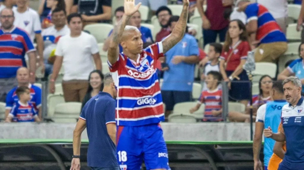 Deyverson após seu gol. Foto: Baggio Rodrigues/AGIF