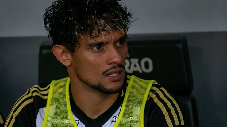 Scarpa iniciou no banco e Cuca explicou