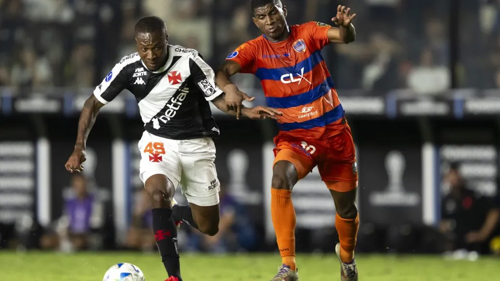 Loide em ação pelo Vasco da Gama contra o Puerto Cabello – Jorge Rodrigues/AGIF
