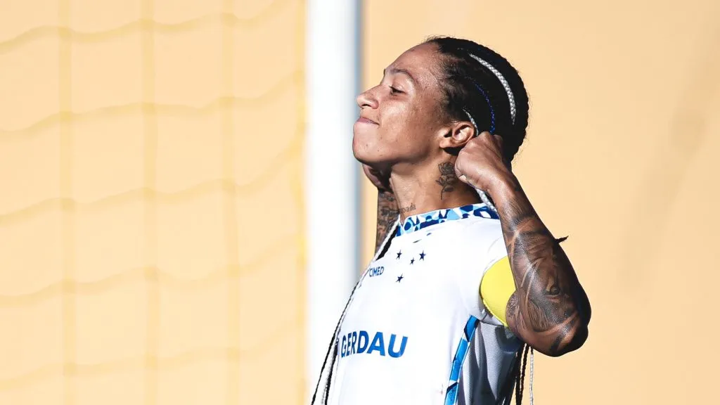 Jogadora do time feminino do Cruzeiro