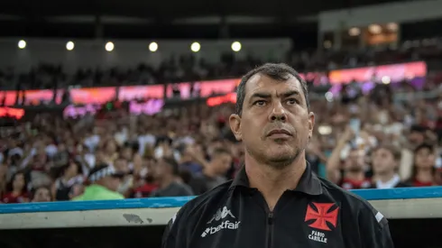 Fábio Carille, técnico do Vasco, durante partida contra o Flamengo, pelo Brasileirão Betano. Foto: Thiago Ribeiro/AGIF.