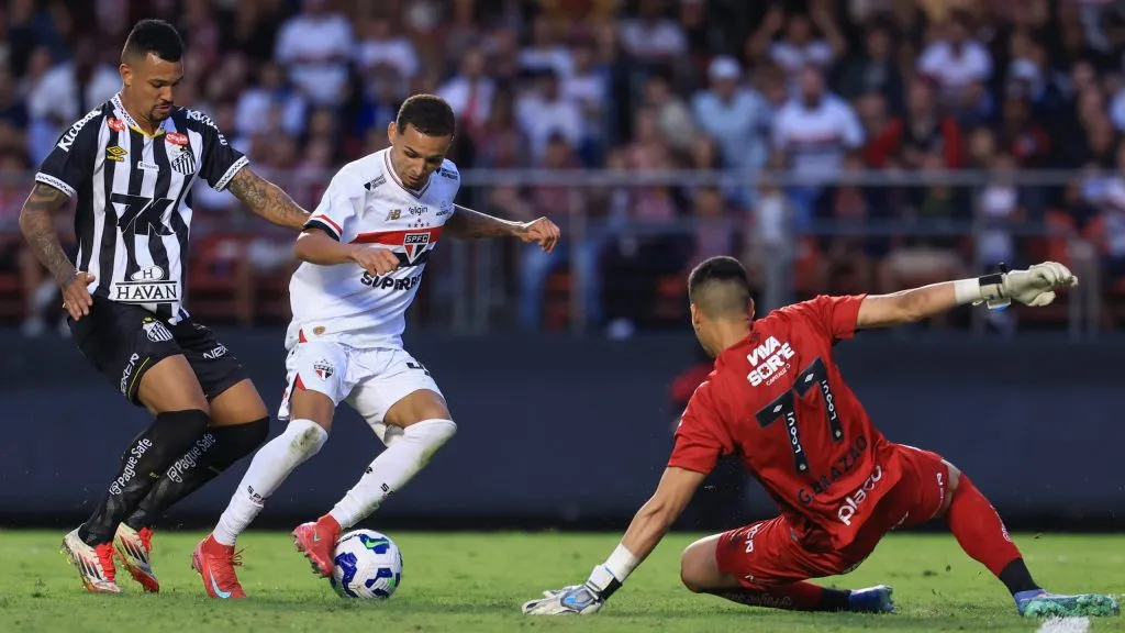 Lance foi polêmico. Foto: Marcello Zambrana/AGIF