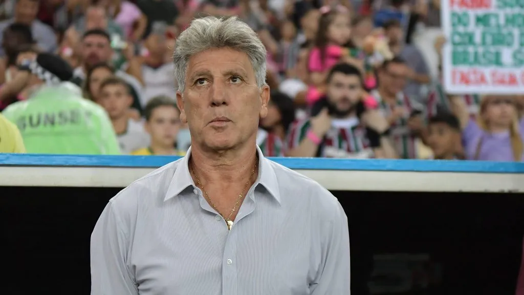 Renato Gaúcho, técnico do Fluminense, durante partida contra o Vitória, pelo Brasileirão Betano. Foto: Thiago Ribeiro/AGIF.