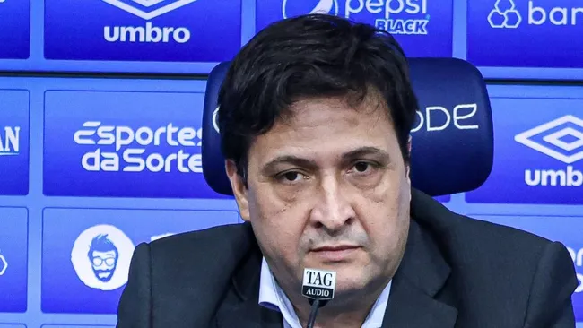 Foto: Maxi Franzoi/AGIF – Alberto Guerra concluiu a negociação com o técnico, que estava livre no mercado.