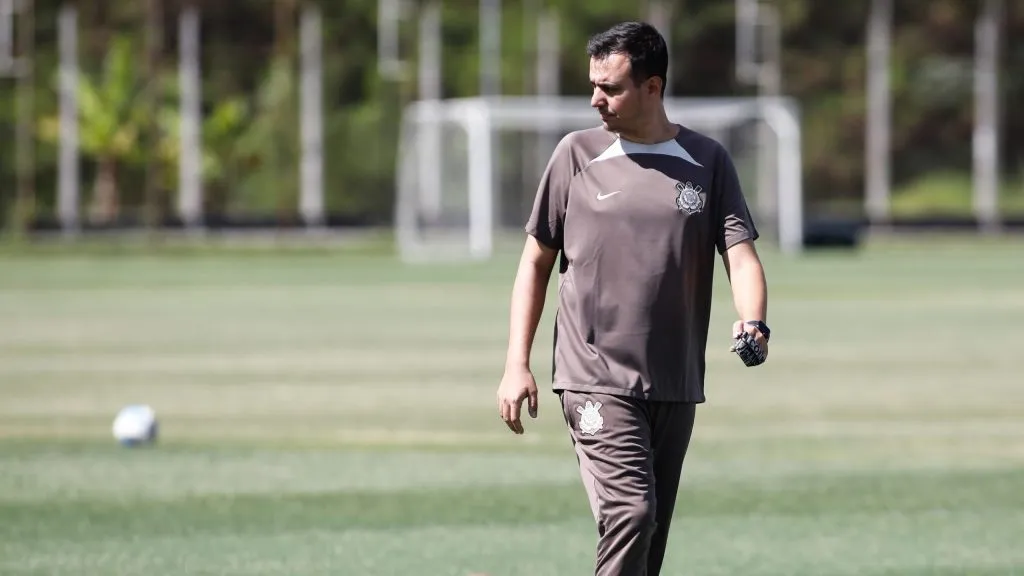 Lucas Piccinato treinador do Corinthians Feminino