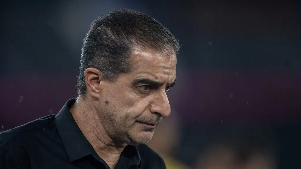 Renato Paiva, comandante do Alvinegro de General Severiano. Foto: Thiago Ribeiro/AGIF.