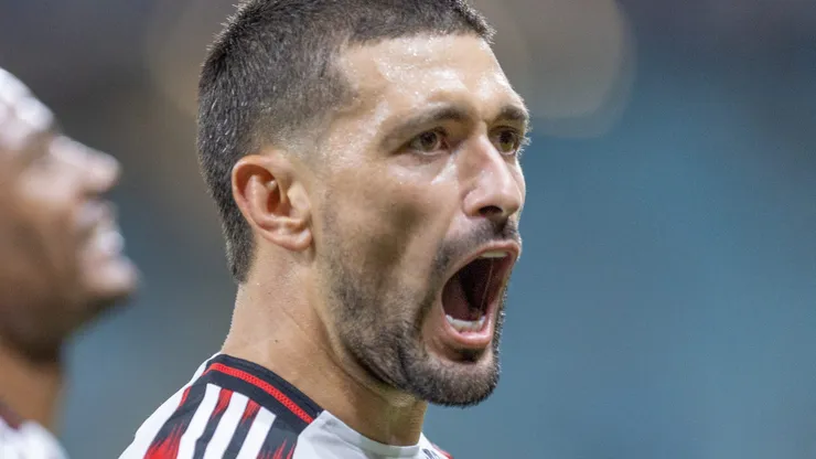 Com Arrascaeta e companhia, o Flamengo pega a LDU na altitude de Quito, no Equador.