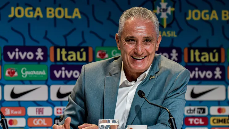 Treinador em coletiva, pela Seleção Brasileira