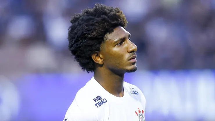 Talles Magno em ação pelo Corinthians - Foto: Marco Miatelo/AGIF