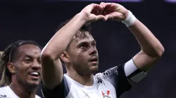 Romero jogador do Corinthians comemora seu gol durante partida contra o São Bernardo - Foto: Marcello Zambrana/AGIF