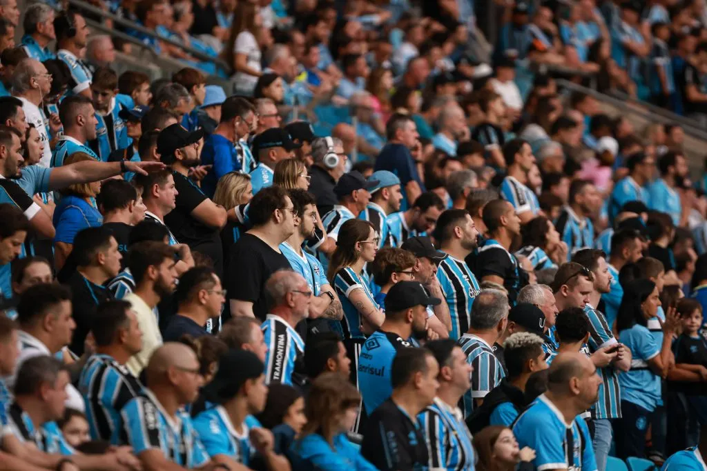 Torcida do Grêmio se divide com a chegada de Mano Menezes. Foto: Maxi Franzoi/AGIF