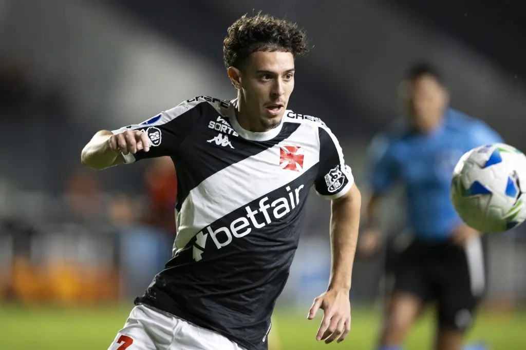 Diretoria do Vasco busca reforços que possam “surpreender” como aconteceu com Nuno Moreira. Foto: Jorge Rodrigues/AGIF