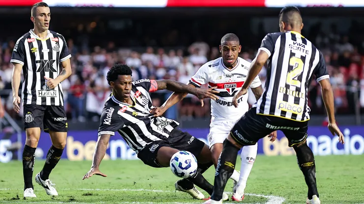 Desempenho do Santos na última partida contra o São Paulo e as quedas no Brasileirão estão deixando a torcida santista decepcionada
