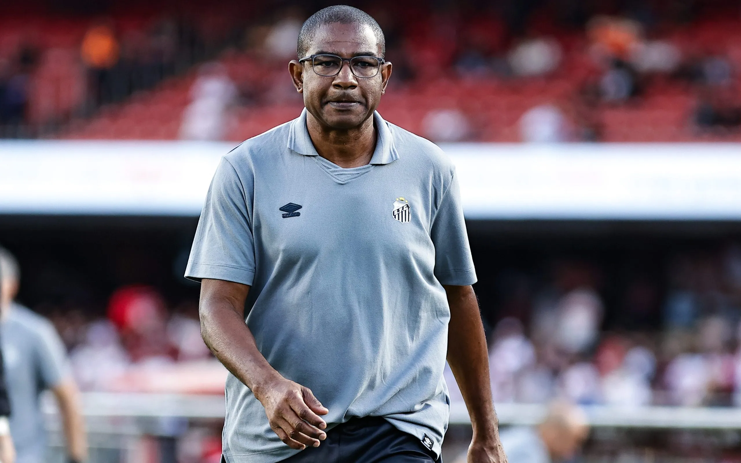 Cesar Sampaio, tecnico interino do Santos lamenta derrota para o Sao Paulo no Morumbi pelo campeonato Brasileiro A 2025. Foto: Fabio Giannelli/AGIF