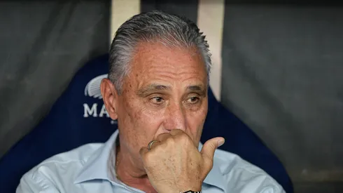 Tite acompanhando equipe do Flamengo, quando comandava o Rubro Negro - Foto: Thiago Ribeiro/AGIF