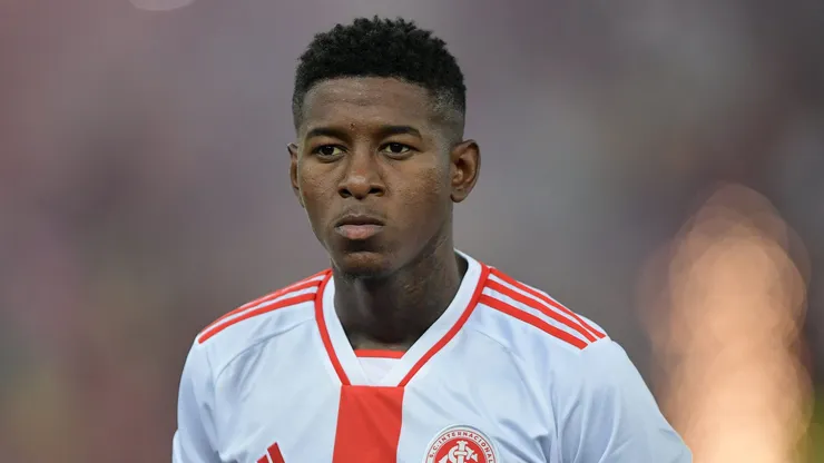 Vitão no Internacional. Foto: Thiago Ribeiro/AGIF