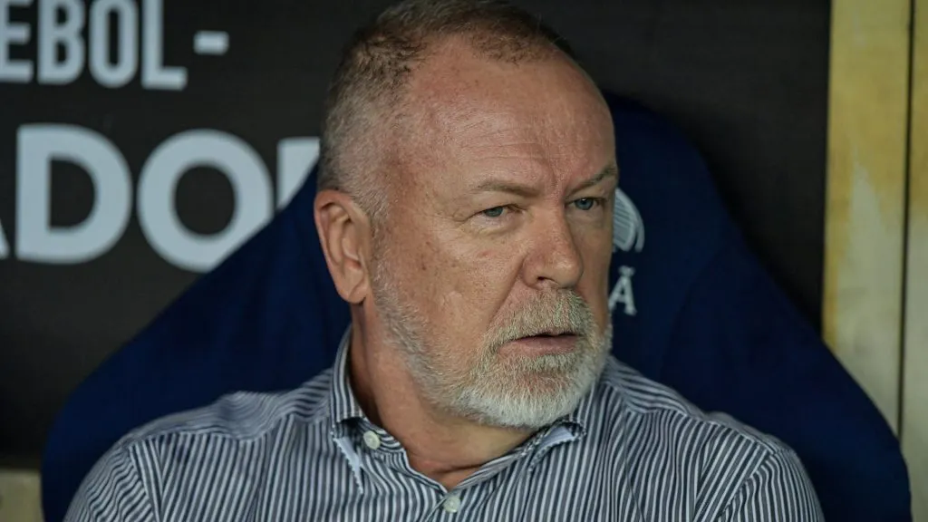 Mano Menezes terá a chance de conquistar mais títulos pelo Grêmio – Foto: Thiago Ribeiro/AGIF