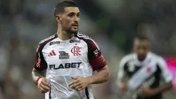 Arrascaeta em ação pelo Flamengo no Clássico dos Milhões - Thiago Ribeiro/AGIF