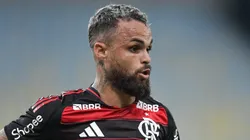 RJ - RIO DE JANEIRO - 12/02/2025 - CARIOCA 2025, FLAMENGO X BOTAFOGO - Michael jogador do Flamengo durante partida contra o Botafogo no estadio Maracana pelo campeonato Carioca 2025.