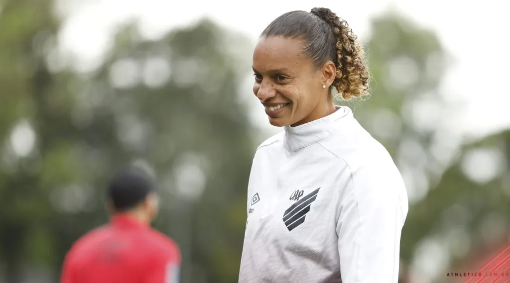 Rosana como treinadora do Athletico Paranaense