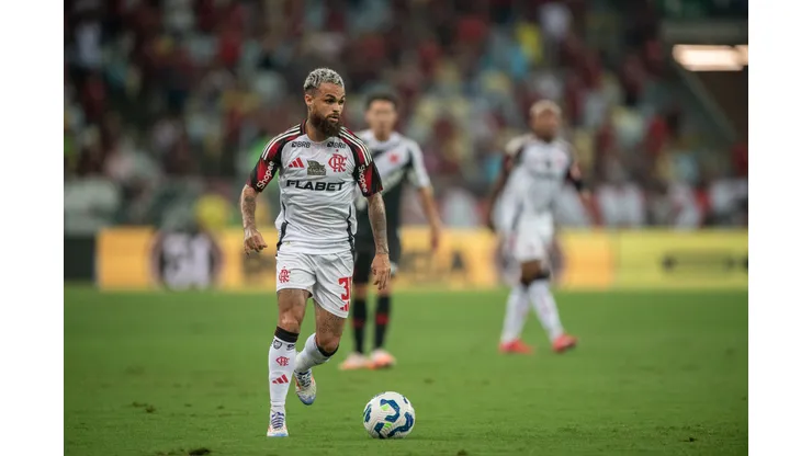 RJ - RIO DE JANEIRO - 19/04/2025 - BRASILEIRO A 2025, VASCO X FLAMENGO - Michael jogador do Flamengo durante partida contra o Vasco no estadio Maracana pelo campeonato Brasileiro A 2025. Foto: Thiago Ribeiro/AGIF