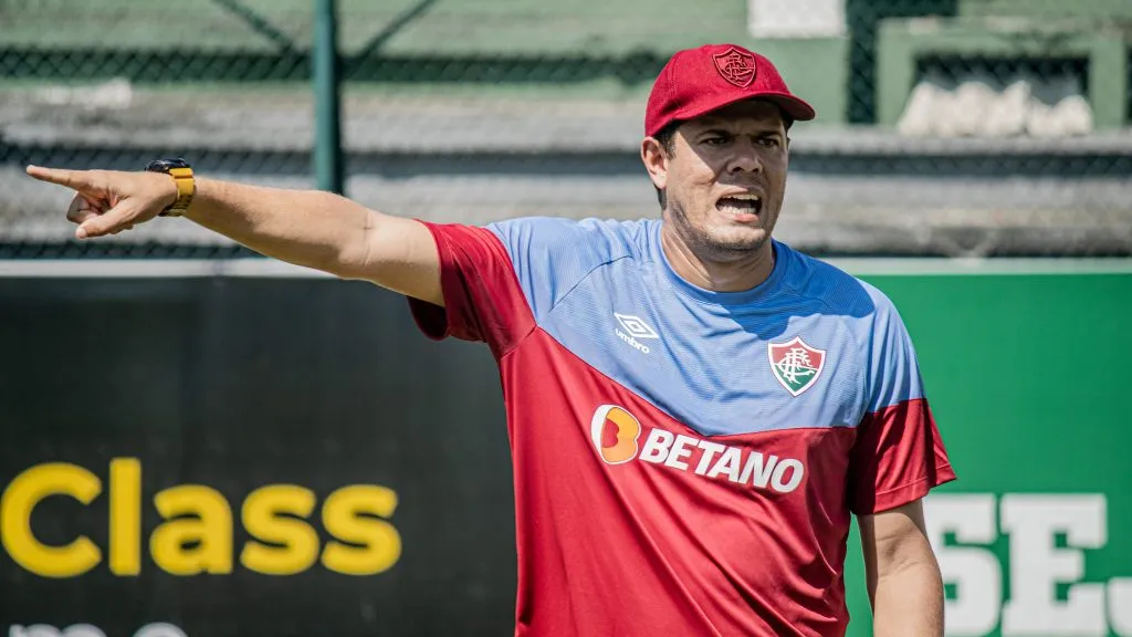 Hoffmann Túlio treinador do Fluminense Feminino