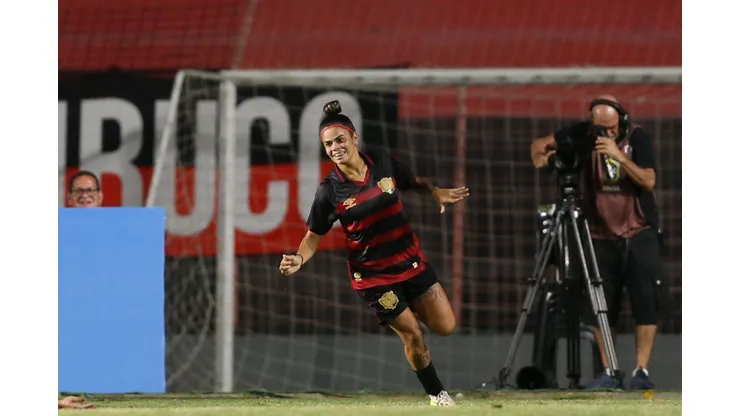 Jogadora do Flamengo. Foto: Marlon Costa/AGIF