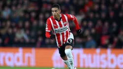 Brasileiro durante jogo pelo PSV. Photo by Dean Mouhtaropoulos/Getty Images