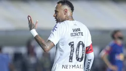 Camisa do Santos foi vista em barraca de rua em Madrid