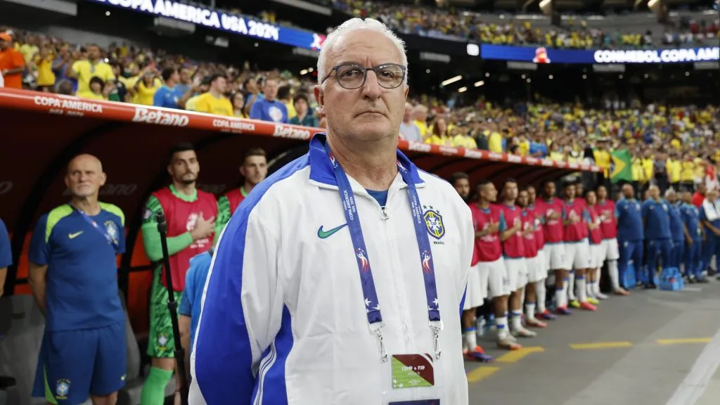 Treinador durante a Copa América. Photo by Kevork Djansezian/Getty Images