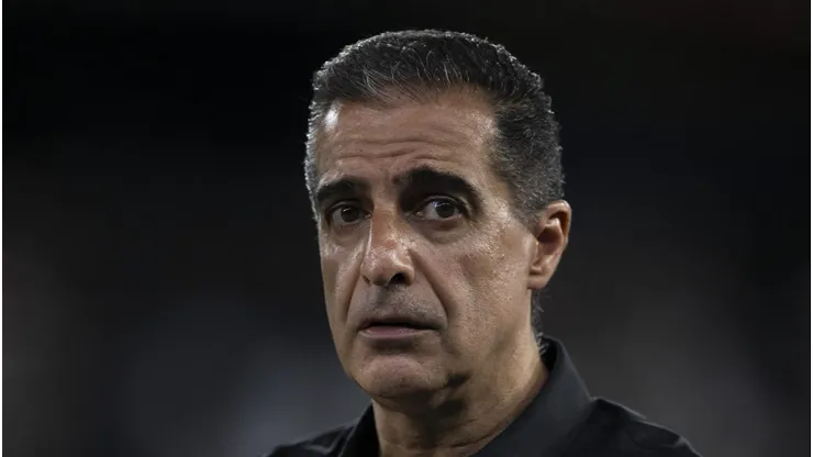 Paiva no comando do Botafogo. Foto: Jorge Rodrigues/AGIF