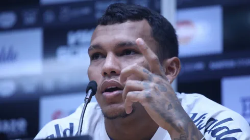 Sem espaço com Cleber Xavier, Veron avalia propostas da Europa - Foto: Reinaldo Campos/AGIF